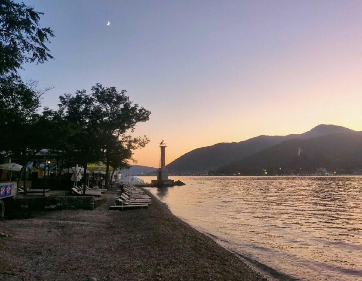 Paunovic Apartments Tivat Exteriér fotografie